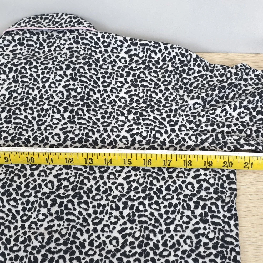 Victoria's Secret‎ Pajama Set White Leopard Print Women XS Button Up Top Pants